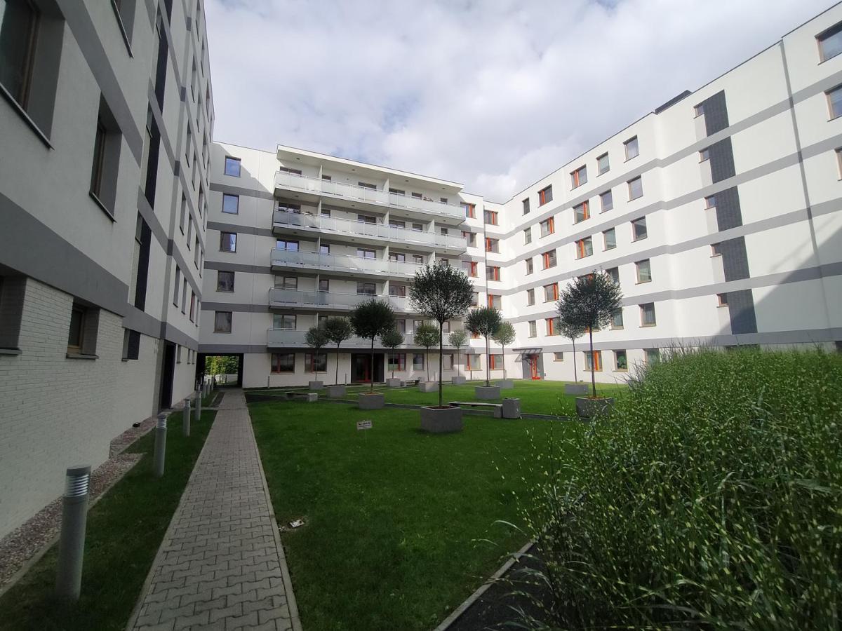 Fajny Apartament Z Parkingiem, Obok Metra. Warsaw Exterior photo
