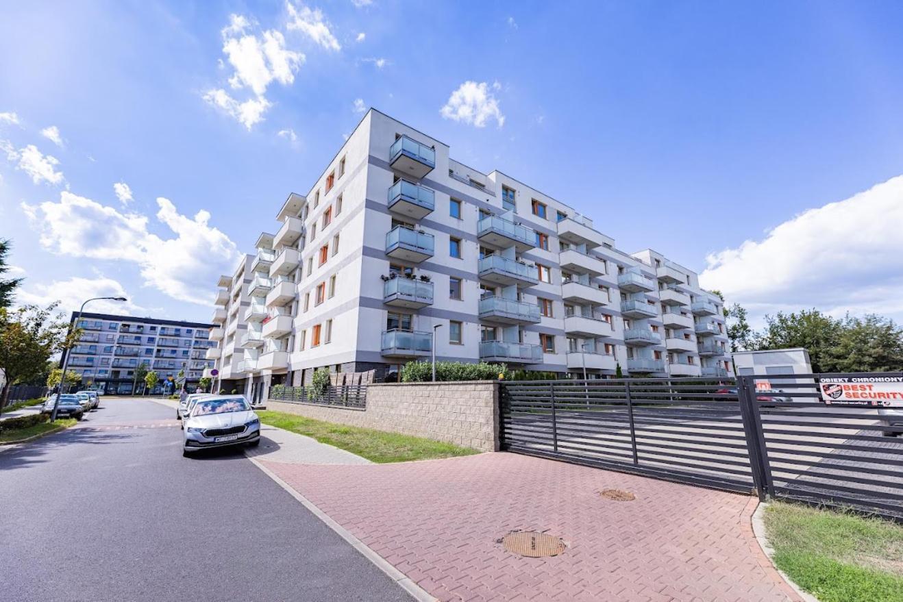 Fajny Apartament Z Parkingiem, Obok Metra. Warsaw Exterior photo